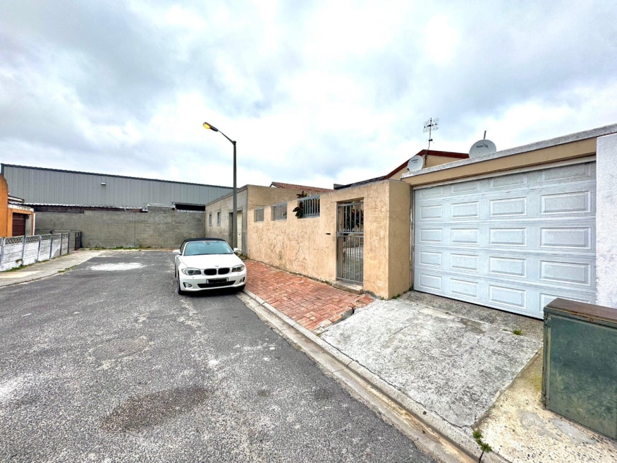 3 Bedroom Property for Sale in Beacon Valley Western Cape